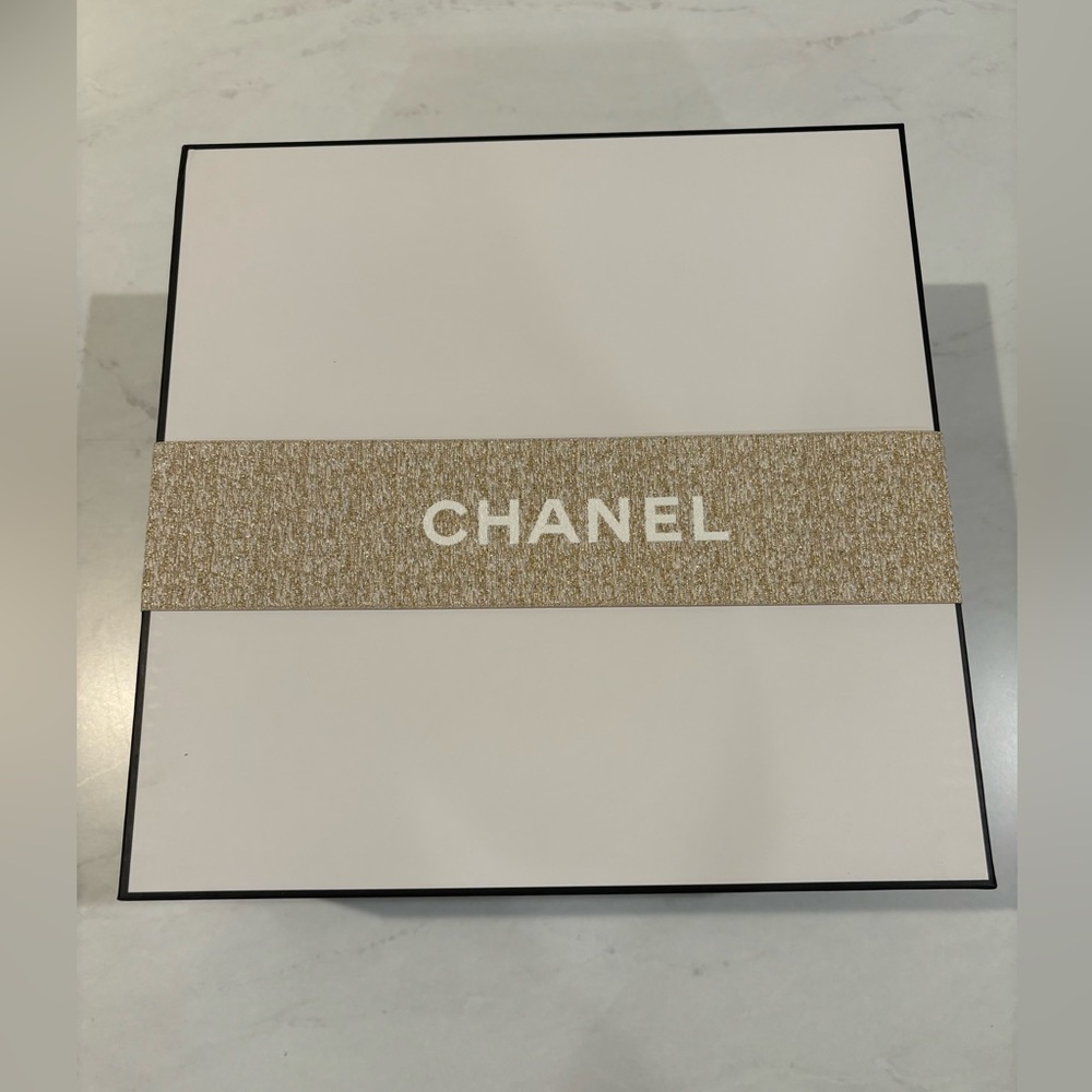 2 Chanel 2023 gift sets: “A Sight to See” and “On-the-Go Moisture”